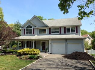 171 Plymouth Blvd, Smithtown, NY 11787