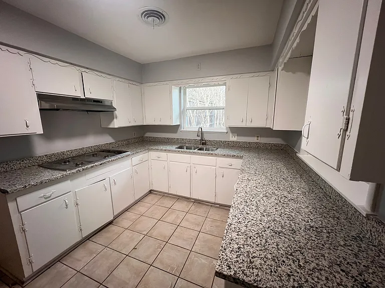 1221 W Tucker Blvd — Photo 3