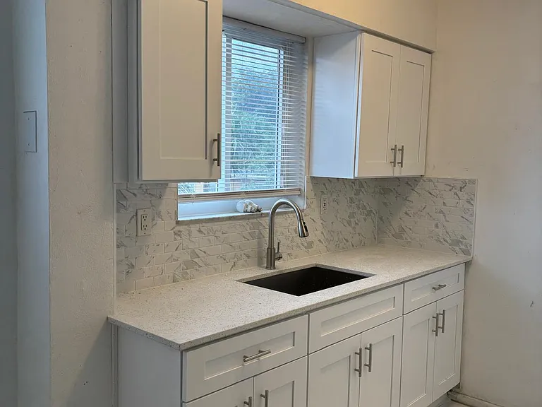 1724 Johnson St #22 — Photo 5