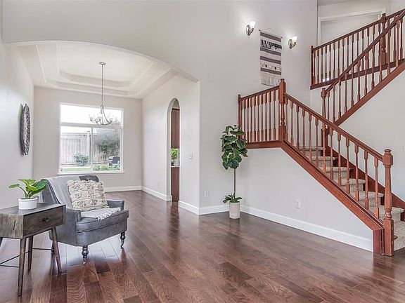 2nd image of 107 Erica Dr