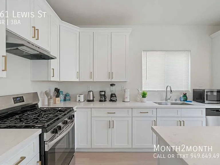 761 Lewis St — Photo 9