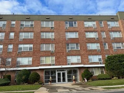 280 Guy Lombardo Avenue #5G, Freeport, NY, 11520