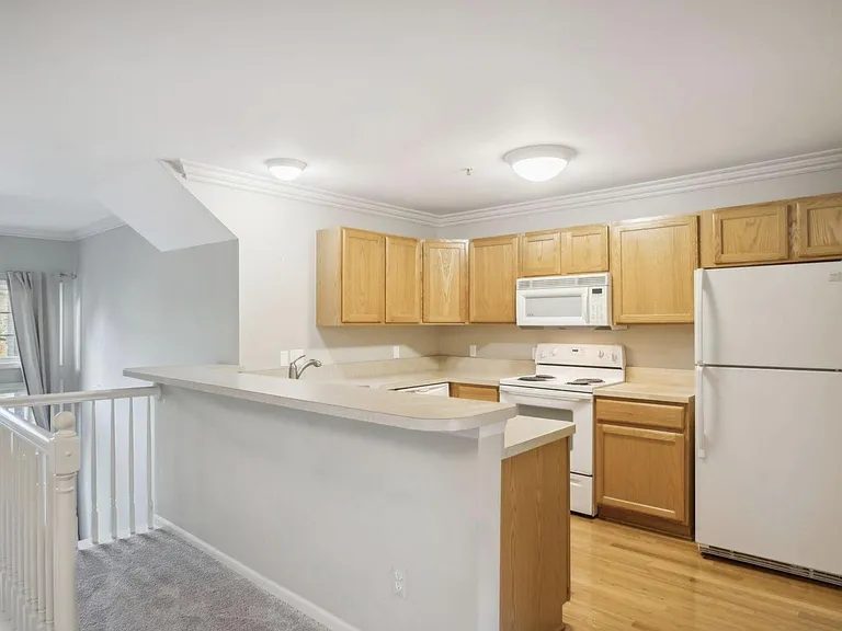 2924 Barclay Way — Photo 8