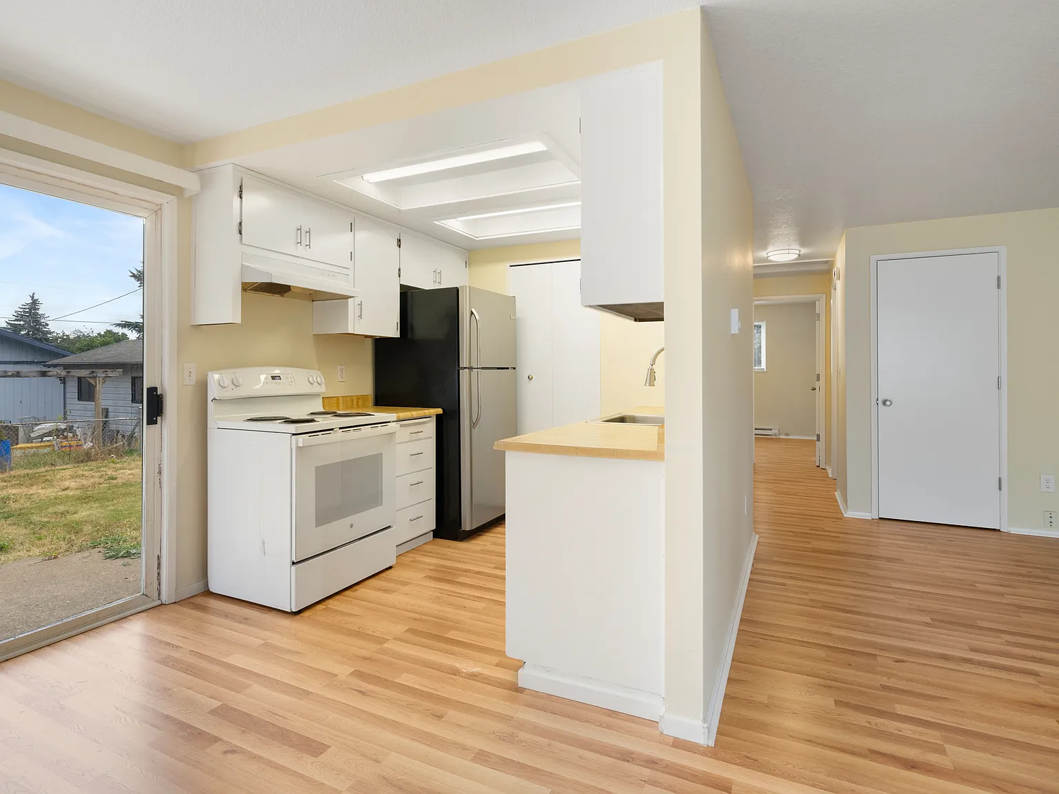2 bed, 800 sqft, $1,950 — Photo 1