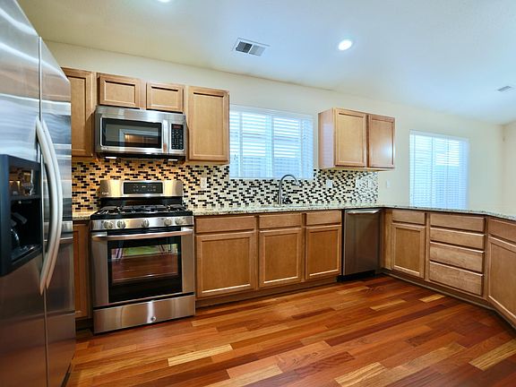 5th image of 8605 Eagle Creek Dr NE