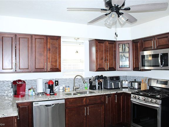 4th image of 11116 Langton Ave