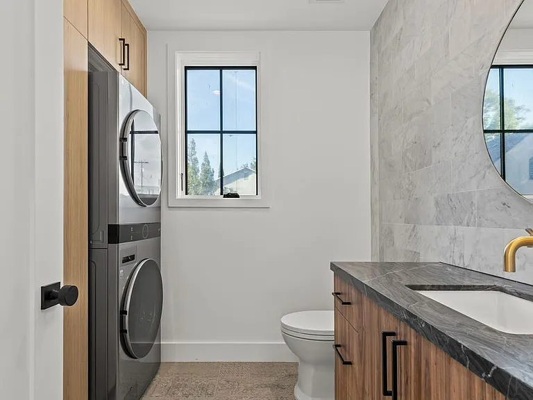 14717 15th Ave #2 — Photo 7