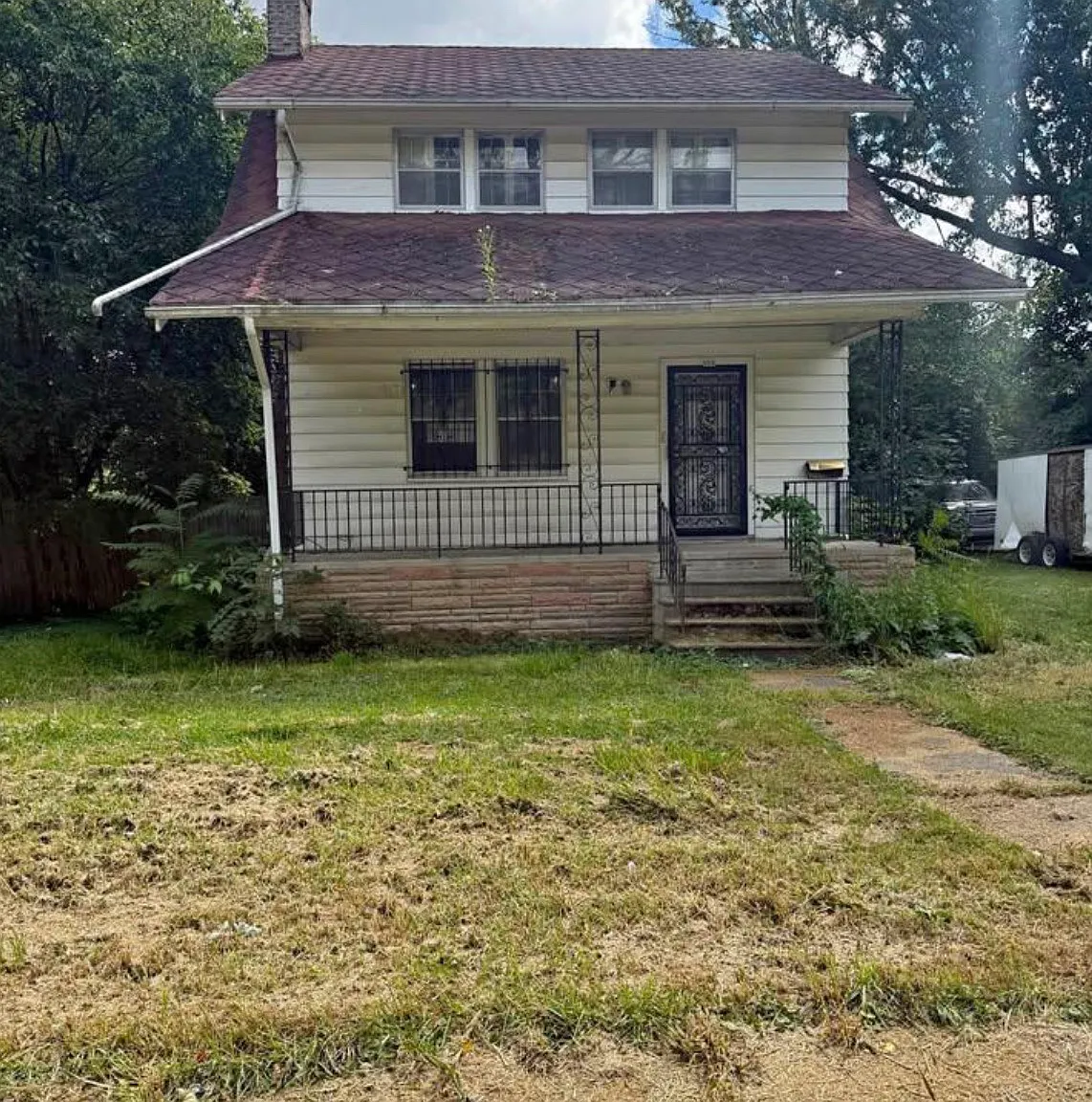 3 bed, 1144 sqft, $899 — Photo 1