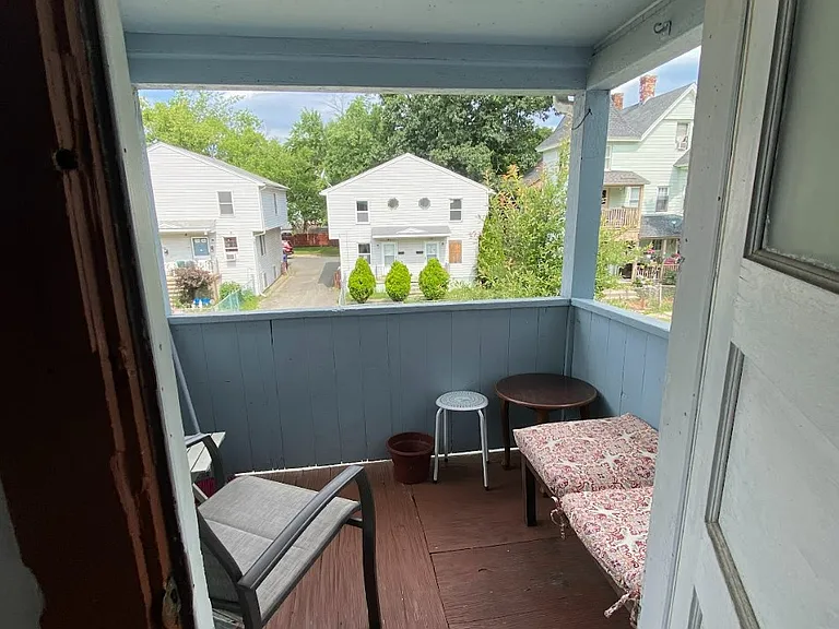 121 Cedar St — Photo 2