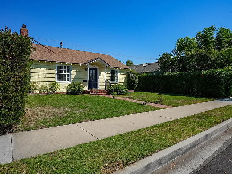 2307 W Verdugo Ave — Photo 34