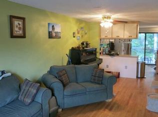425 Fox Hollow Dr, Hudson, NH 03051
