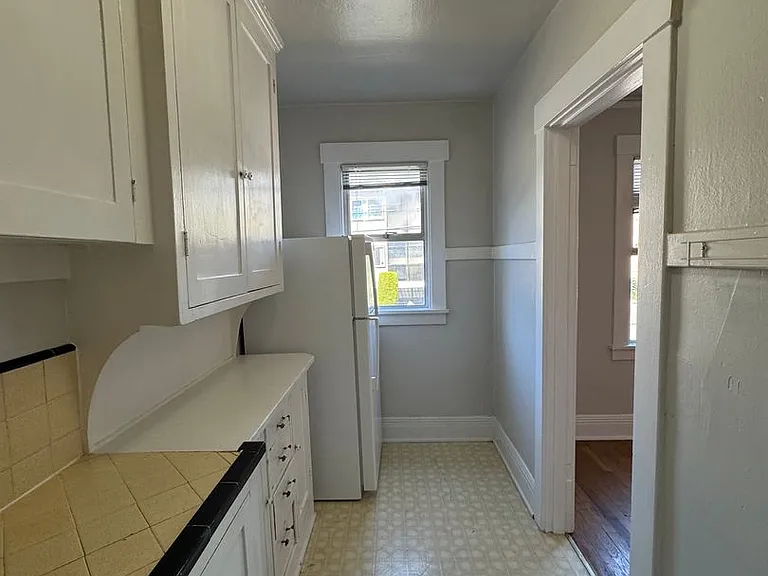 Glen Ellen Apartments — Photo 13