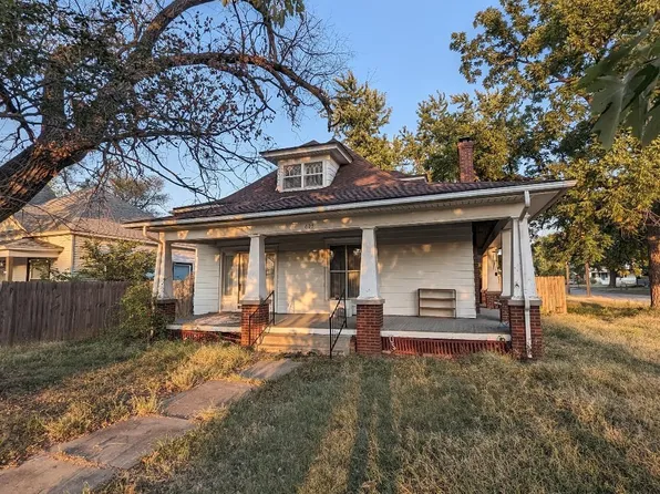 625 S Jefferson Ave, Wellington, KS 67152