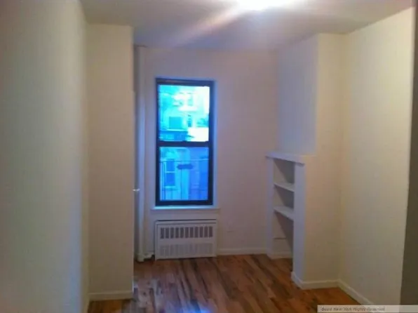 341 W 48th St, New York, NY 10036