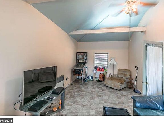 4th image of 2997 Bellaire Ave