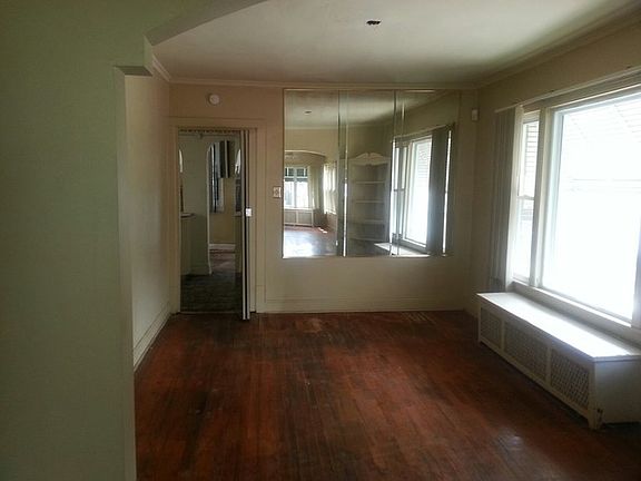 5th image of 1653 N Lockwood Ave