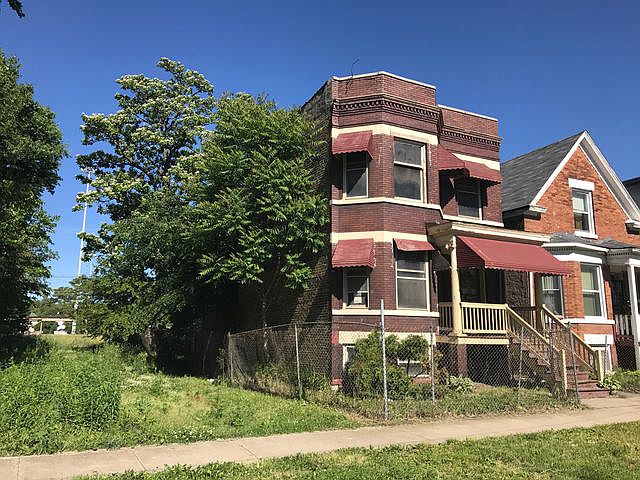 2nd image of 5948 S La Salle St