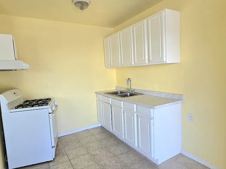 10683 San Fernando Rd — Photo 1