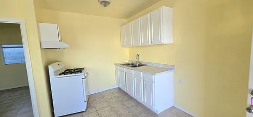 10683 San Fernando Rd Photo 1