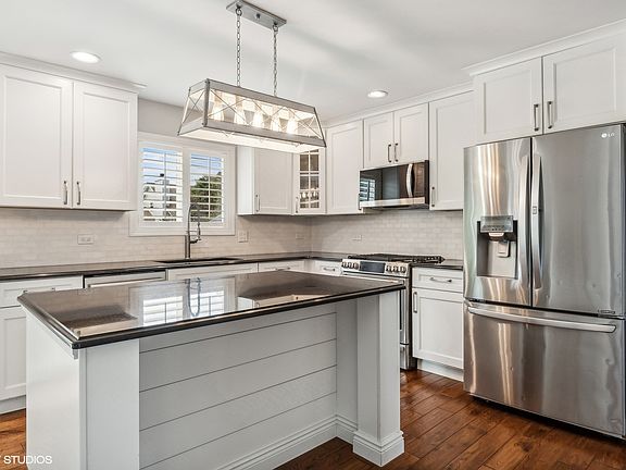 5th image of 25001 Chelsea Ln