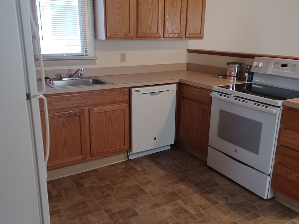 2nd image of 118 S Cherry St