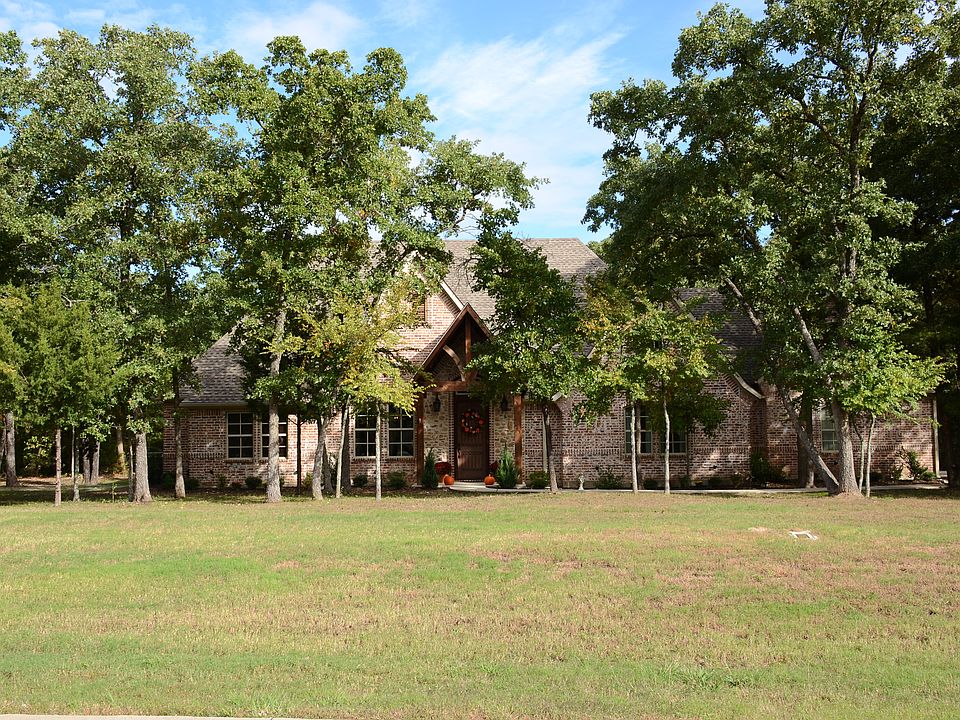 1st image of 4862 Red Oak Dr