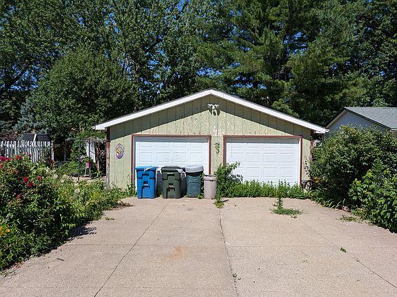 2nd image of 517 1/2 Woodlawn Ave