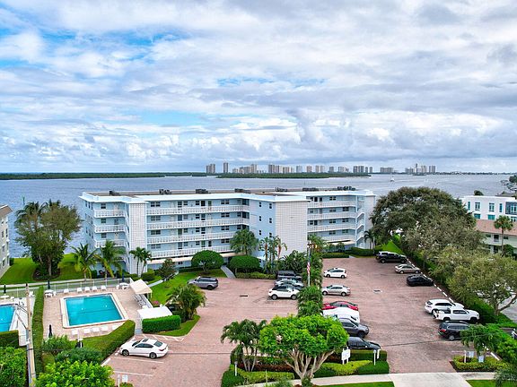 2nd image of 60 Yacht Club Drive #106