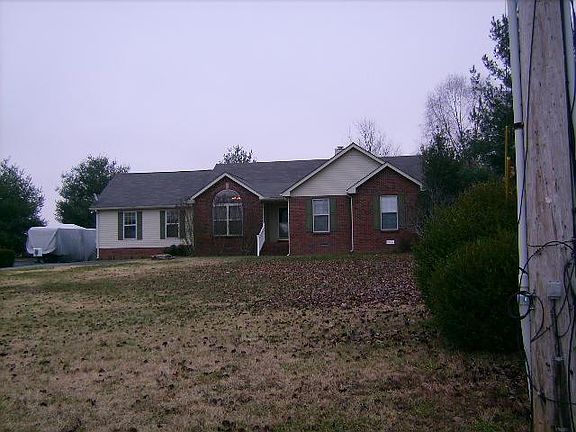 3rd image of 104 Dawn Ct