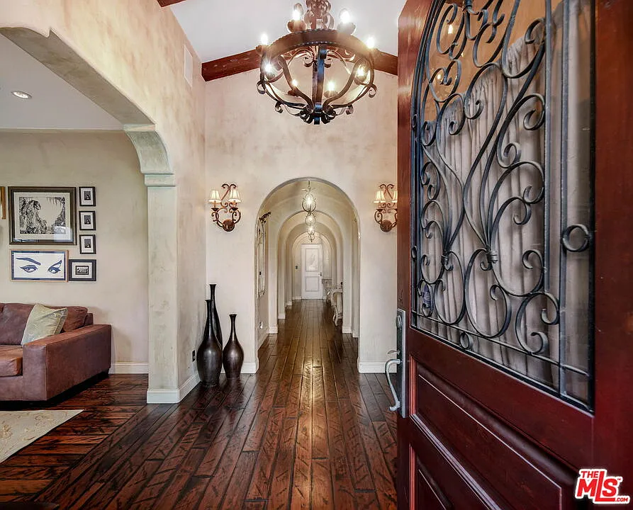 3 bed, 3.5 bath, 3163 sqft, $11,995 — Photo 4