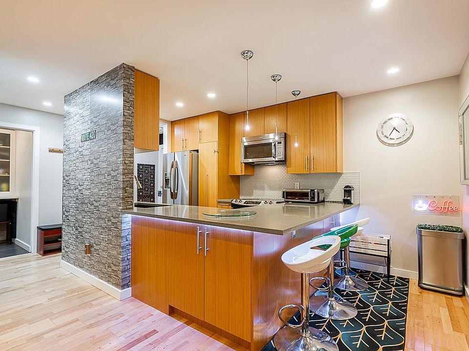 1st image of 13775 74th Ave #203