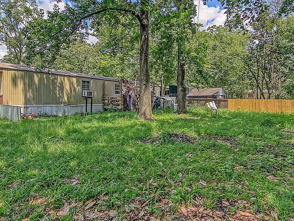 3rd image of 120 Thelma Dr