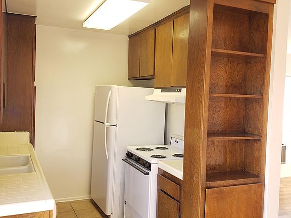 4th image of 1729 Armacost Ave #5