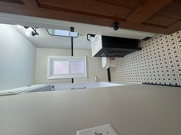 5th image of 4841 N Mohawk Ave #2