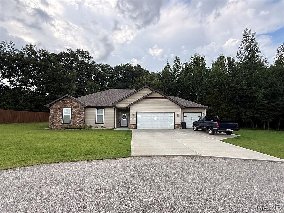 1st image of 351 Wellington Dr
