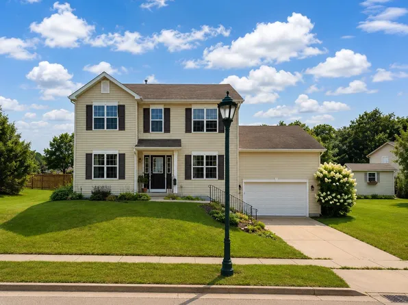 801 Goldfinch Ln, Marshall, WI 53559