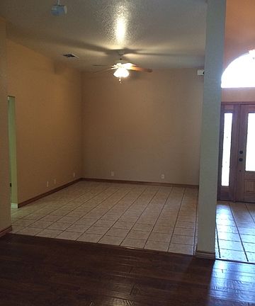 4th image of 182 Woodcreek Dr