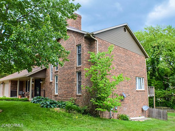 3rd image of 919 Bannister Dr