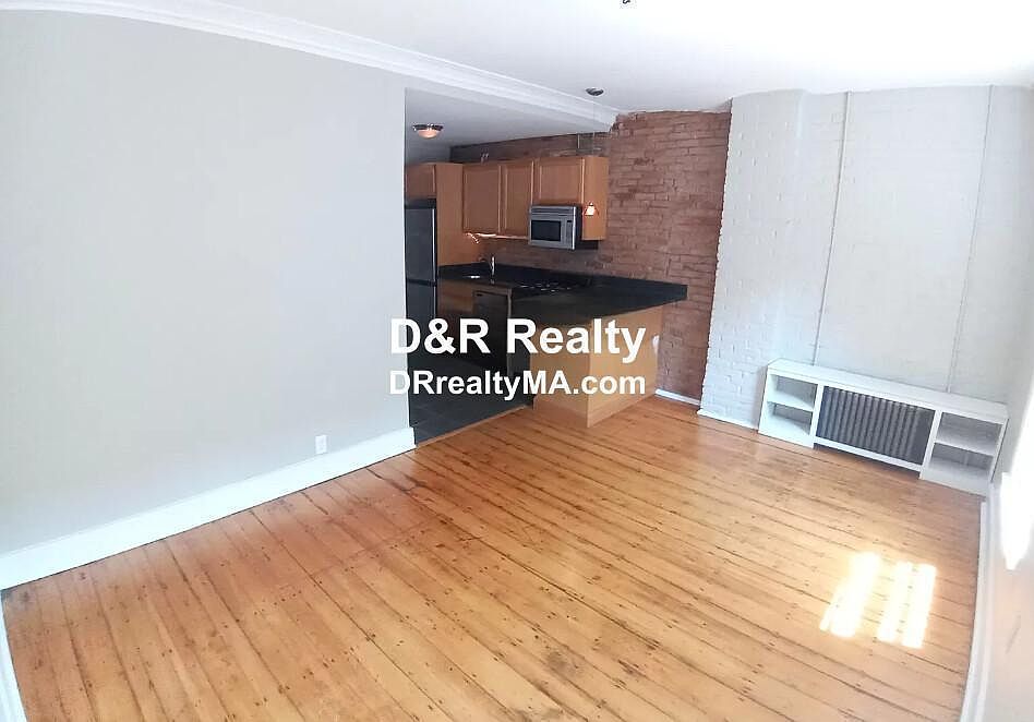 2nd image of 40 Appleton St #2
