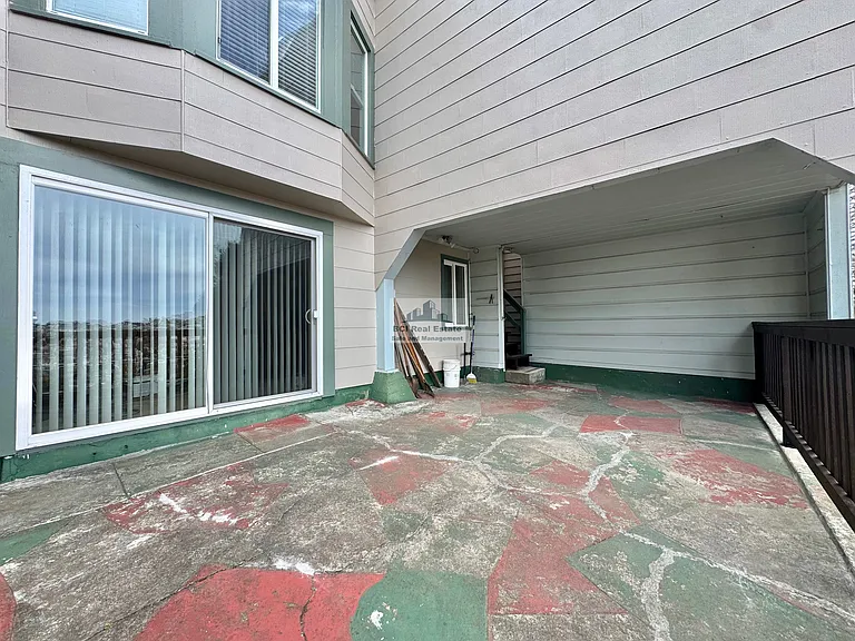 555 Silver Ave — Photo 16