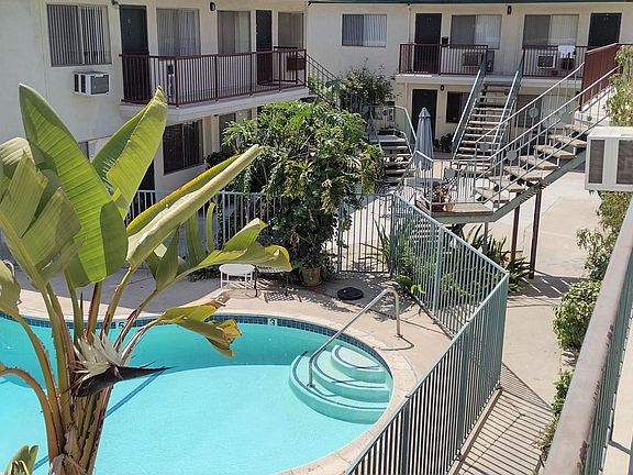 2nd image of 100 S Altadena Dr APT 5