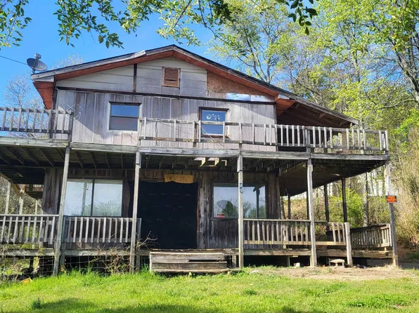 96 E Hickory Ave, Mena, AR 71953