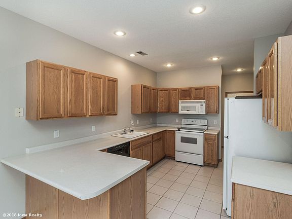 4th image of 900 67th St Unit 104