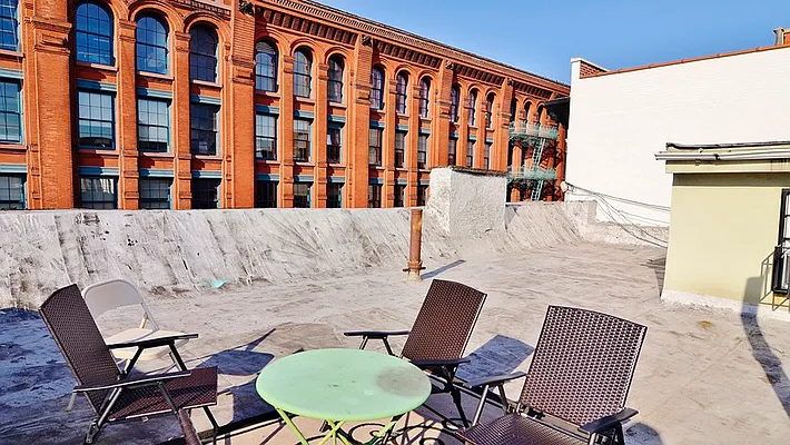 Rented by Park Property Advisors | media 2