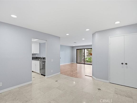 3rd image of 4114 Apricot Dr