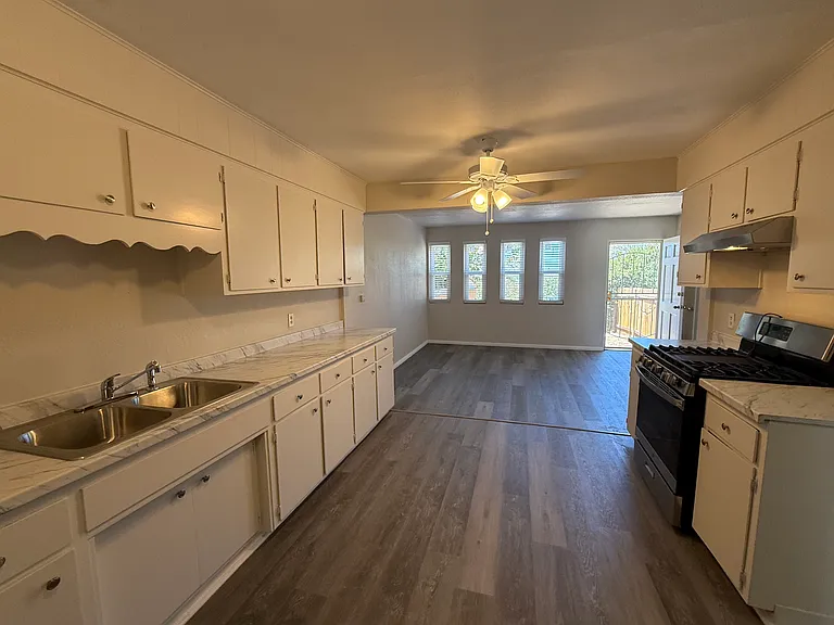6534 Kelly St — Photo 17