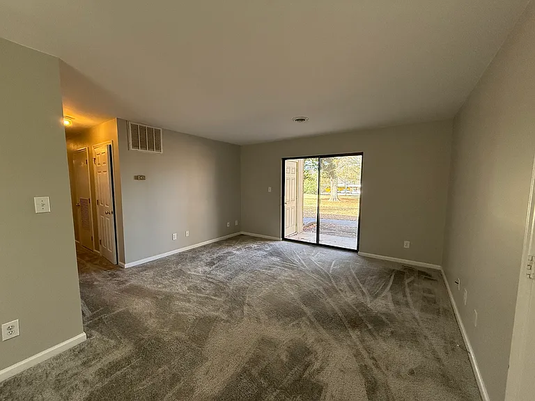 1630B Oxford Rd #B — Photo 8