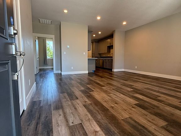 3rd image of 1107 SE 78th Ave