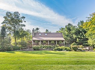 3N098 Freeland Rd, Maple Park, IL 60151