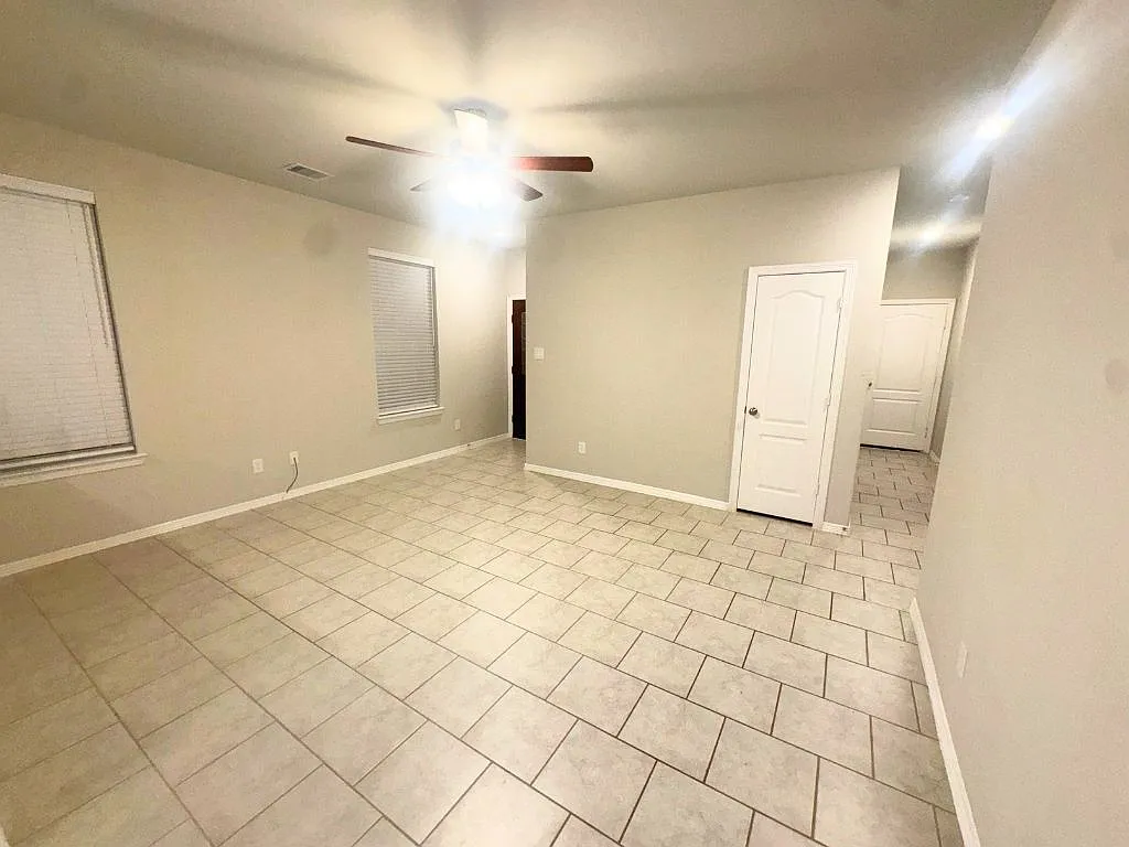 25734 Boxwood Hedge Lane — Photo 2